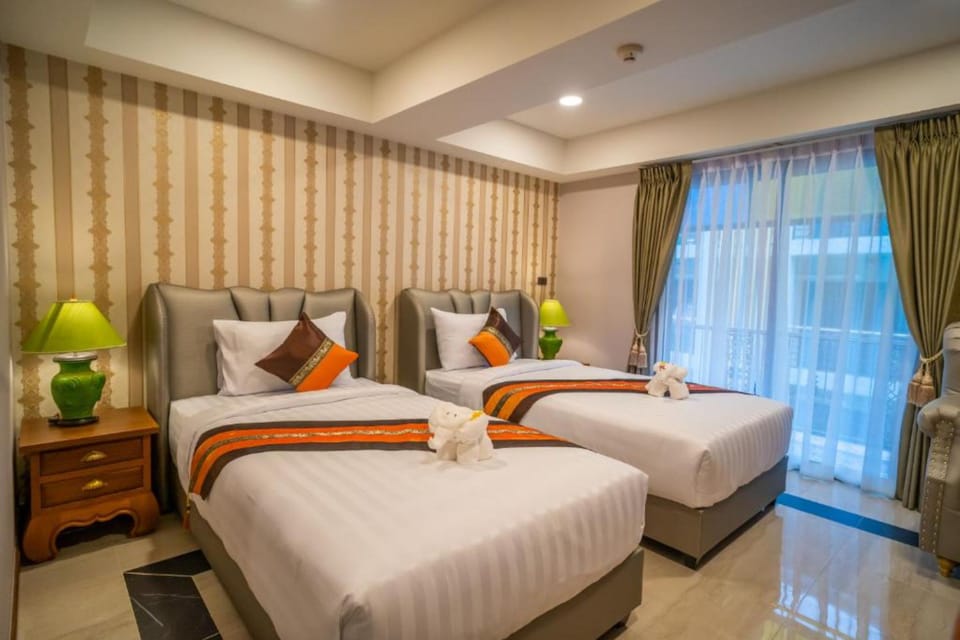 Deluxe Twin Room | Desk, free WiFi, bed sheets
