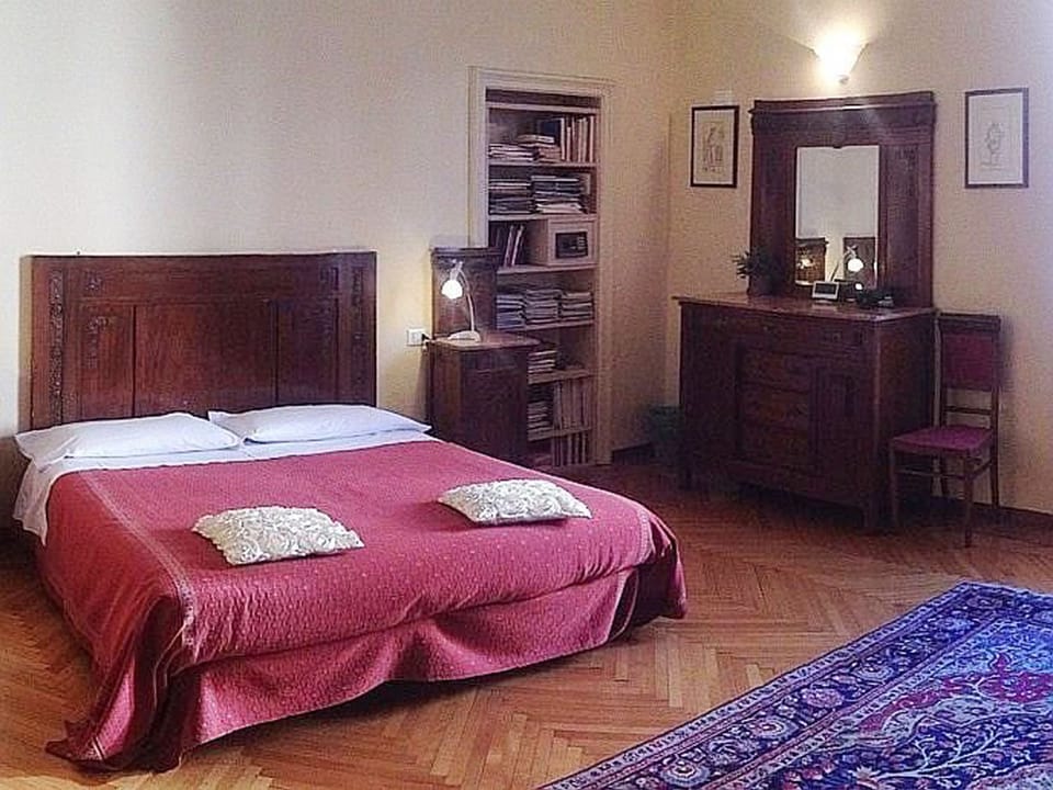 Triple Room | In-room safe, desk, blackout drapes, soundproofing
