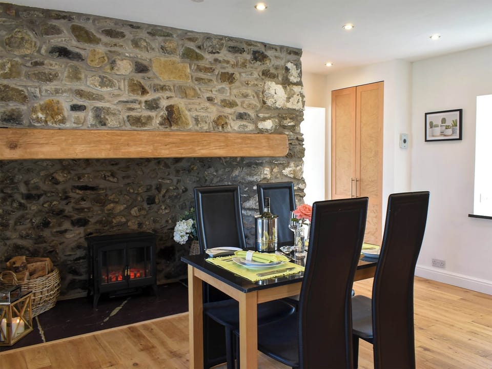 Kitchen/diner | Y Bwthyn at Tyddyn Obry, Ty Croes