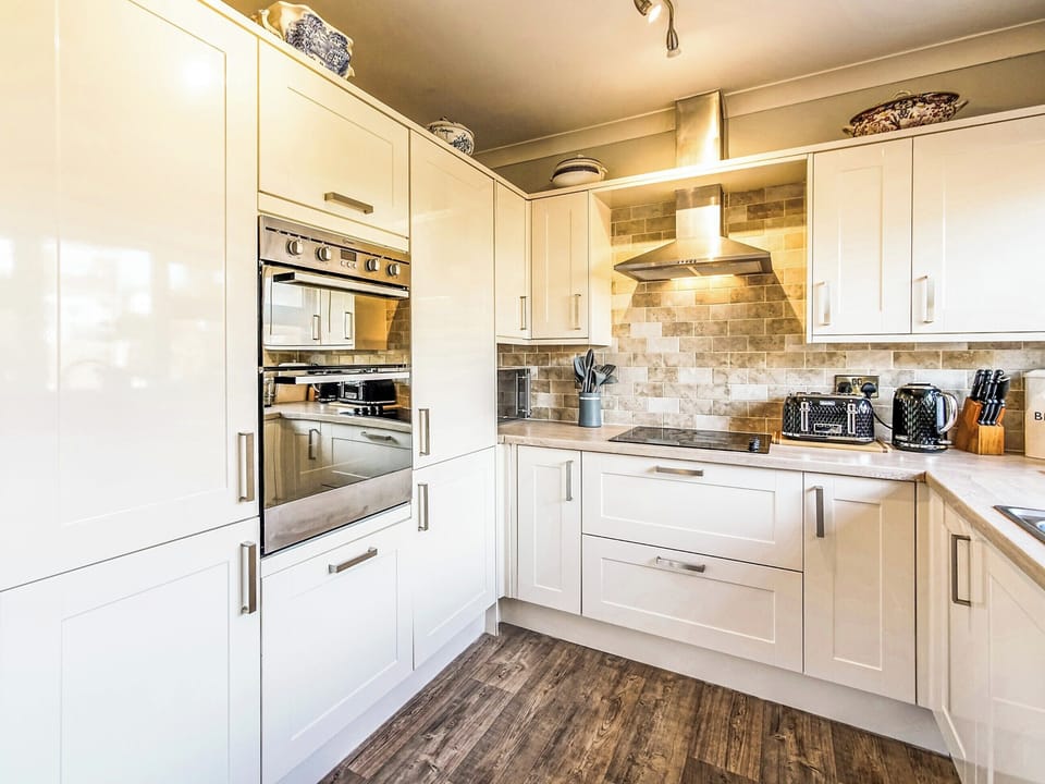 Kitchen | Godre&rsquo;r Coed, Trevor