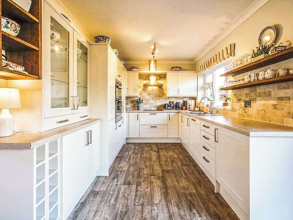 Kitchen | Godre&rsquo;r Coed, Trevor