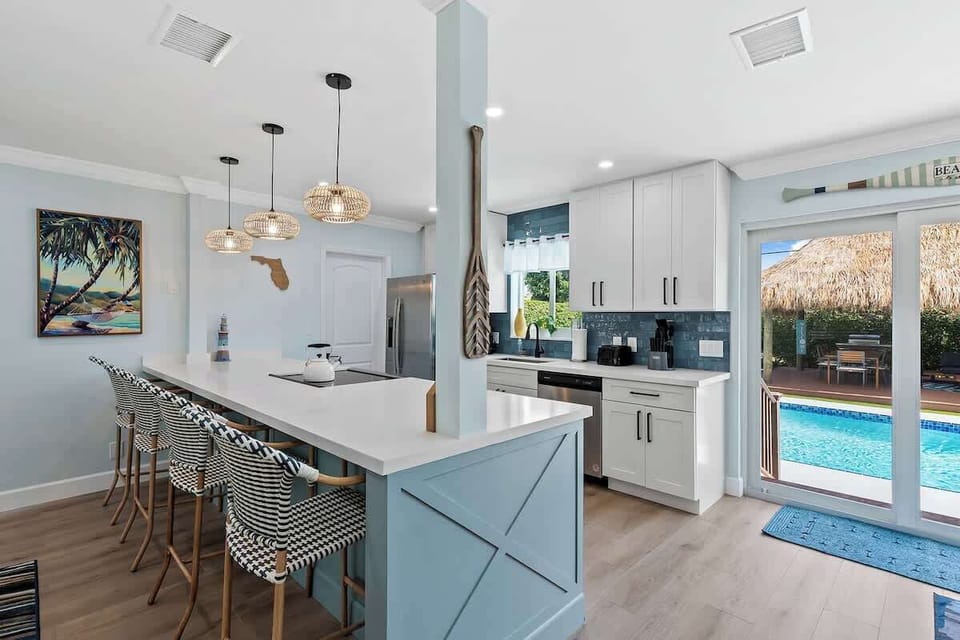 Ample counter space beautifully finished with carrara marble