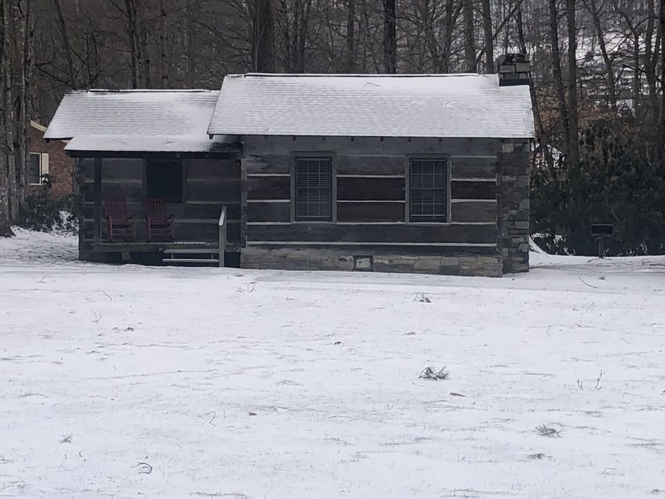 Cabin 1 - Snowy day 