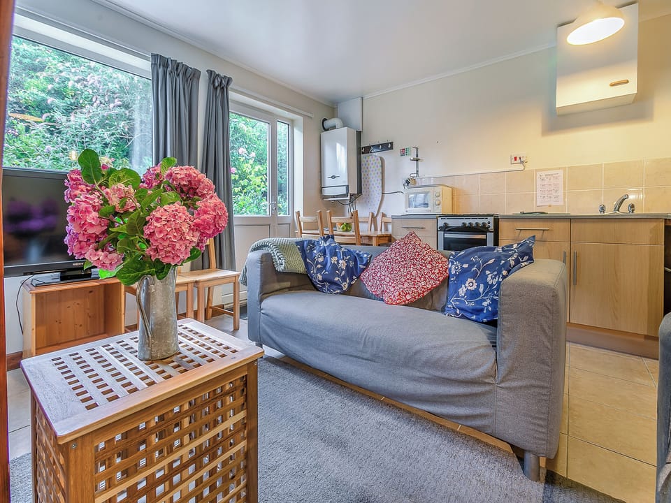 Open plan living space | The Vineries- 20 Blackbird Cottage - The Vineries, Lands End, near Porthcurno