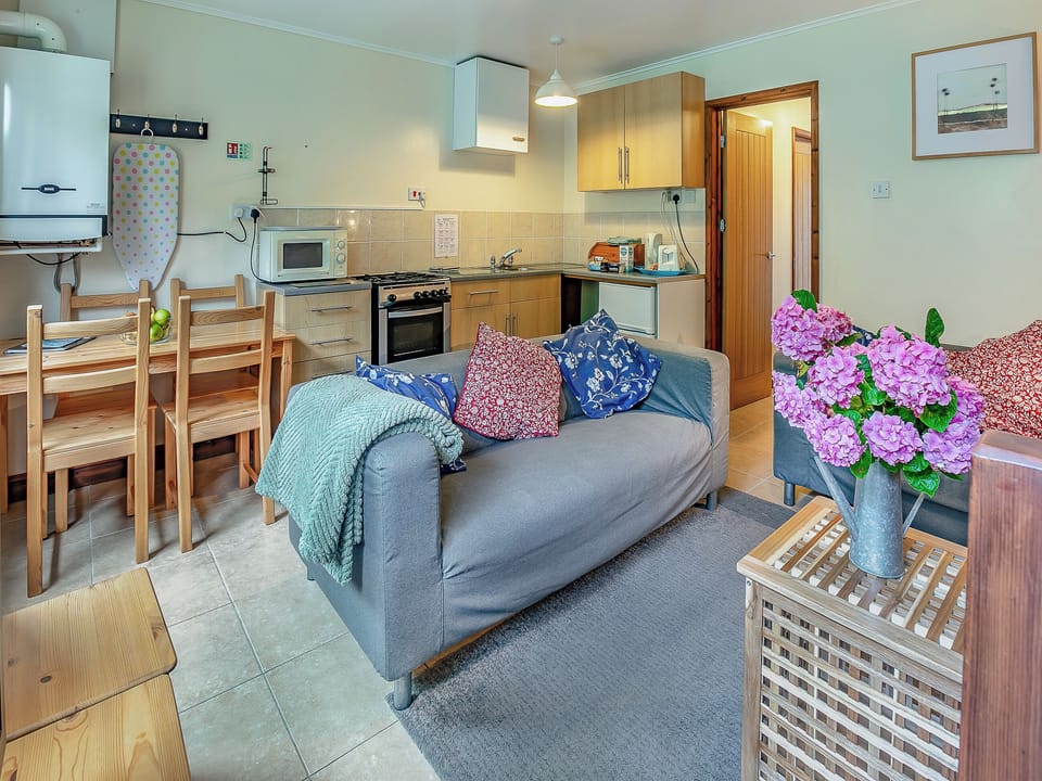 Open plan living space | The Vineries- 20 Blackbird Cottage - The Vineries, Lands End, near Porthcurno