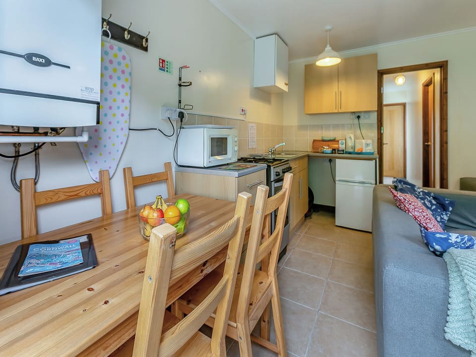 Kitchen/diner | The Vineries- 20 Blackbird Cottage - The Vineries, Lands End, near Porthcurno