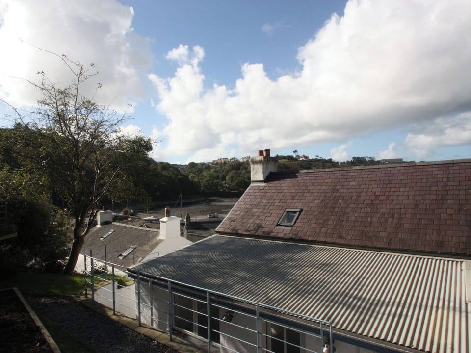 Old Dinas Arms, Lower Town, Fishguard