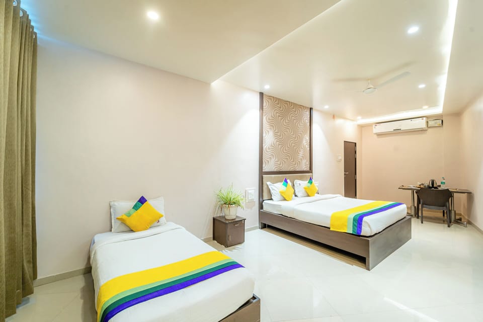 Premium Room | Desk, iron/ironing board (on request), bed sheets