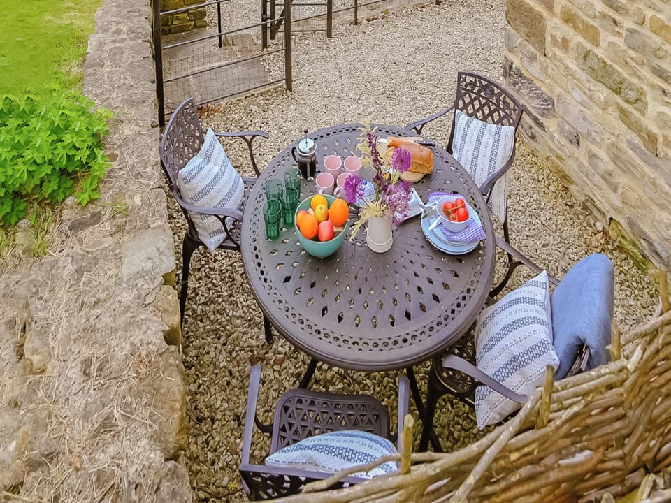 Sitting-out-area | Tiggywinkle Cottage, Hawnby, near Helmsley