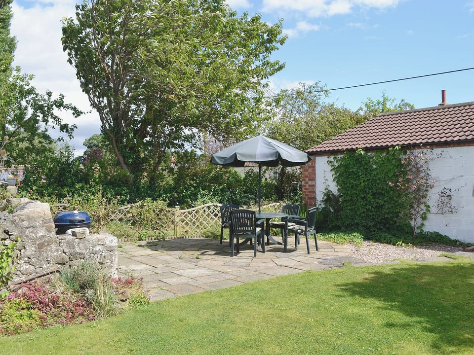 Sitting-out-area | Barn Cottage, Crakehall