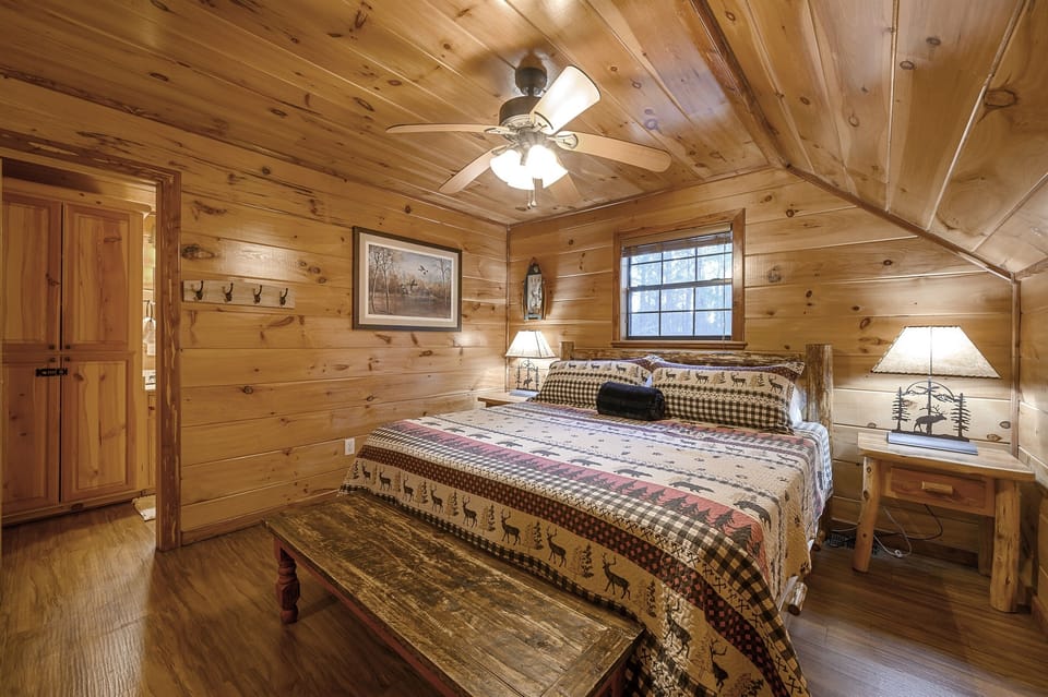 Upstairs King Suite: ensuite full bath w/tub and shower.