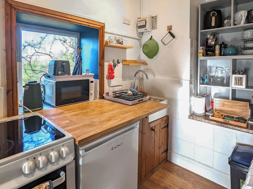 Double bedroom | Bloomers Bothy, Woodhall, near Askrigg