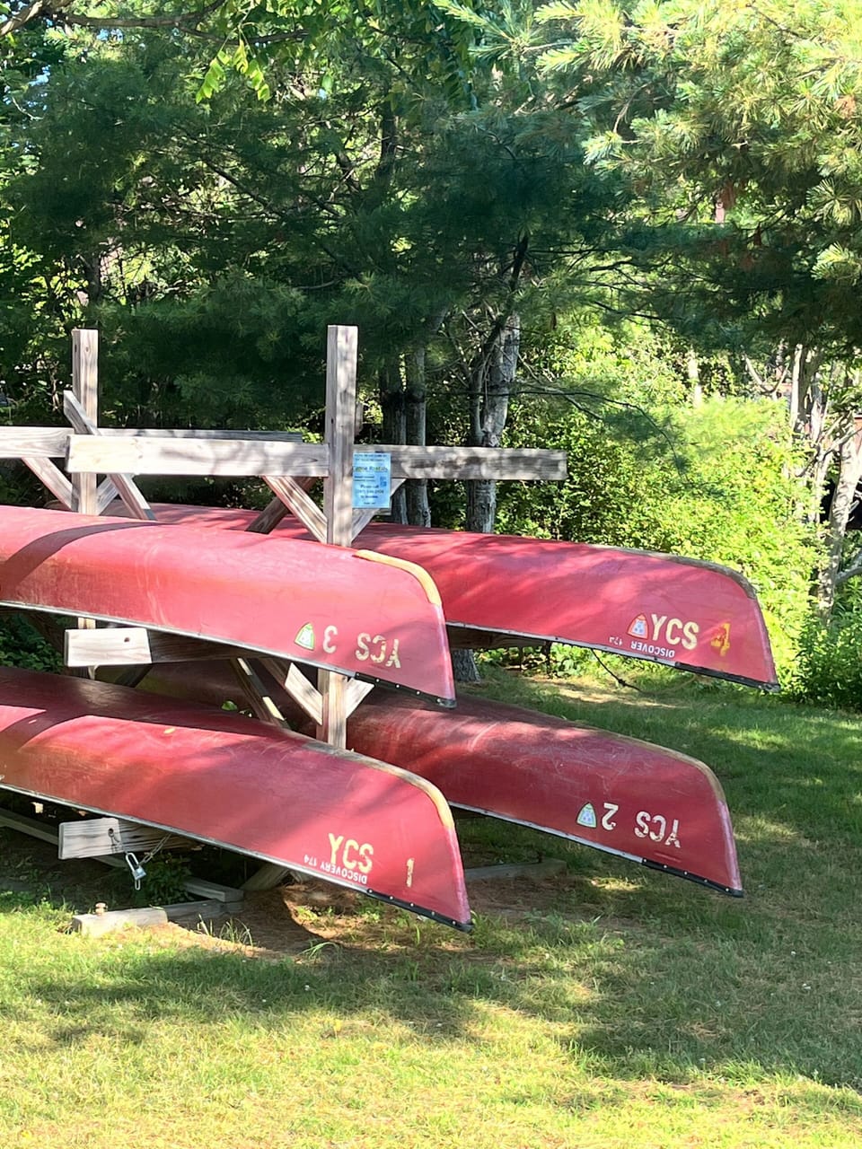 You can reserve a canoe, see previous picture