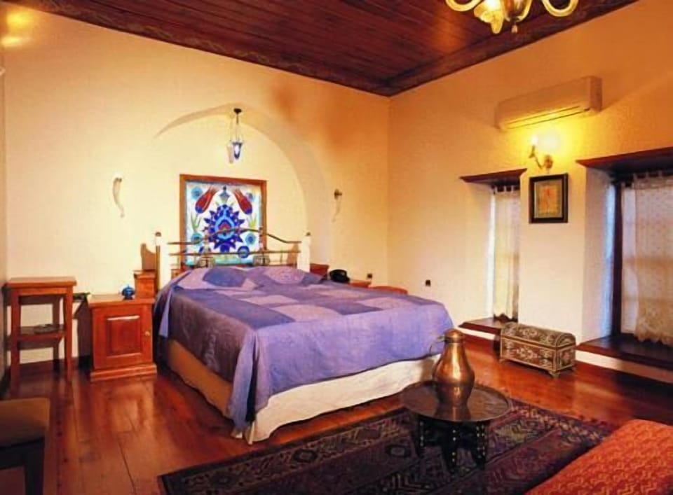Standard Room | In-room safe, bed sheets