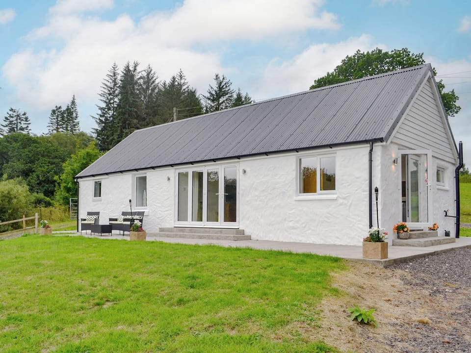 Exterior | Boatman&rsquo;s Cottage at Inverinan Mor, Inverinan