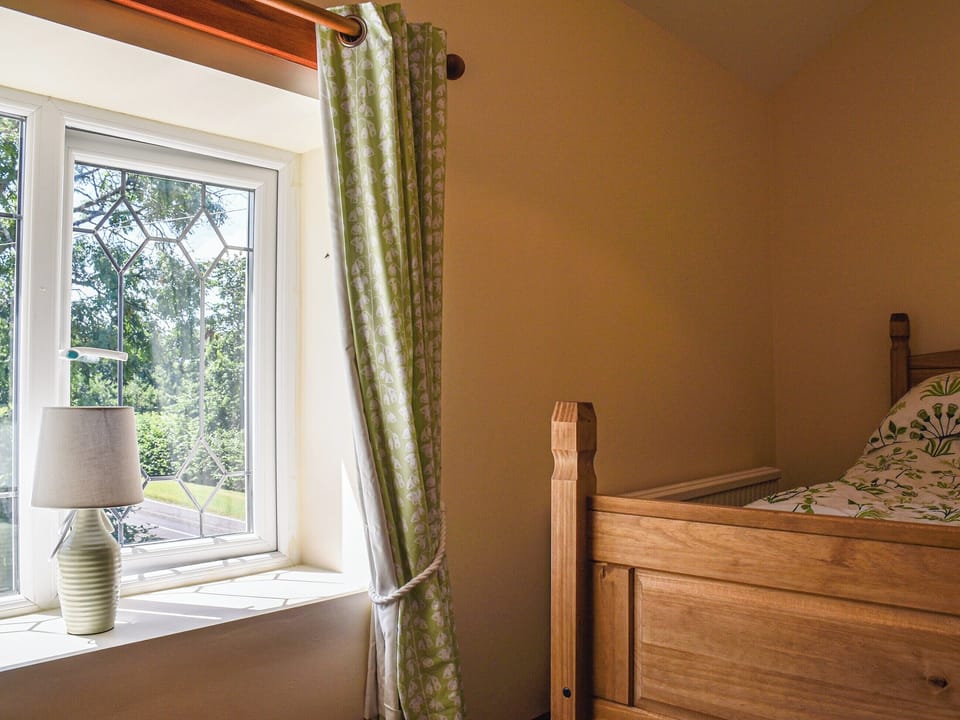 Double bedroom | Hengegin - Hengenin Holidays, Llandyfan, Ammanford