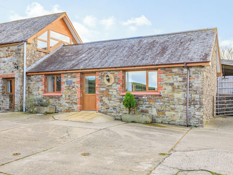 Exterior | The Cartlinhay - Oldiscleave Farm Cottages, Bideford