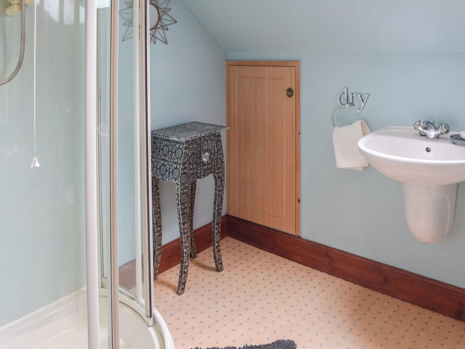 Shower room | Tamarchan Lodge, Ballachulish