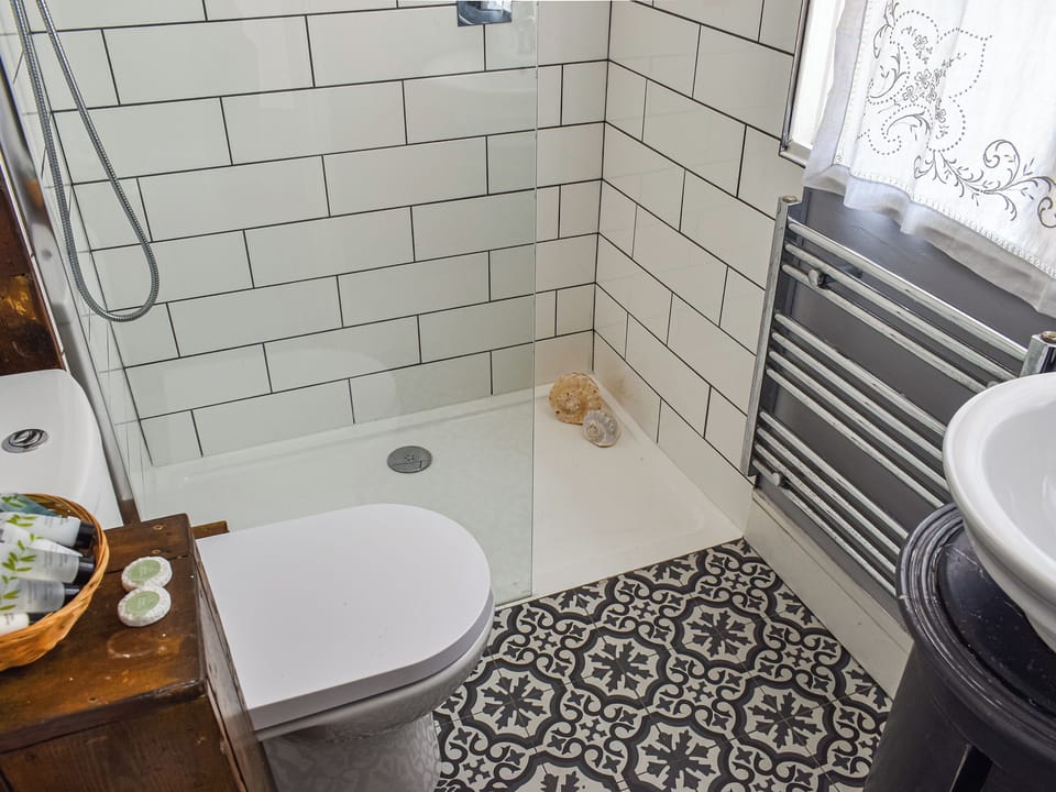 Shower room | Wellesley Retreat - Wellesley House, Hastings