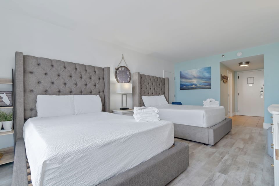 Sleeping area with 2 queen beds (sleeps 4)