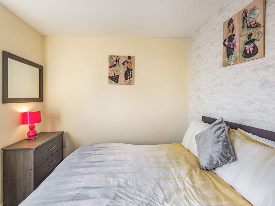 Double bedroom | Rainbow Bungalow 1 - Kings Caravan Park, Chapel St Leonards