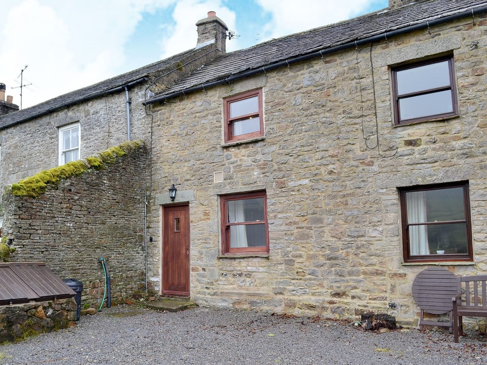 Grade II listed terraced cottage dating back to the 1800s | No 6 Swallowholm Cottages, Arkengarthdale