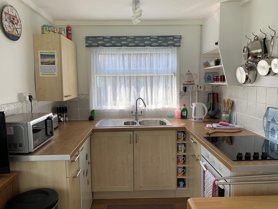Fully appointed kitchen | Lazidays, Mundesley, near Cromer