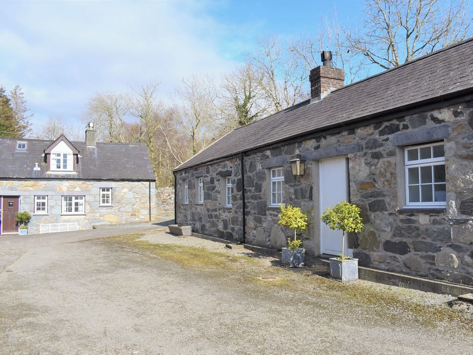 Setting | The Coach House - Caernarfon Cottages, Bethel, near Snowdon