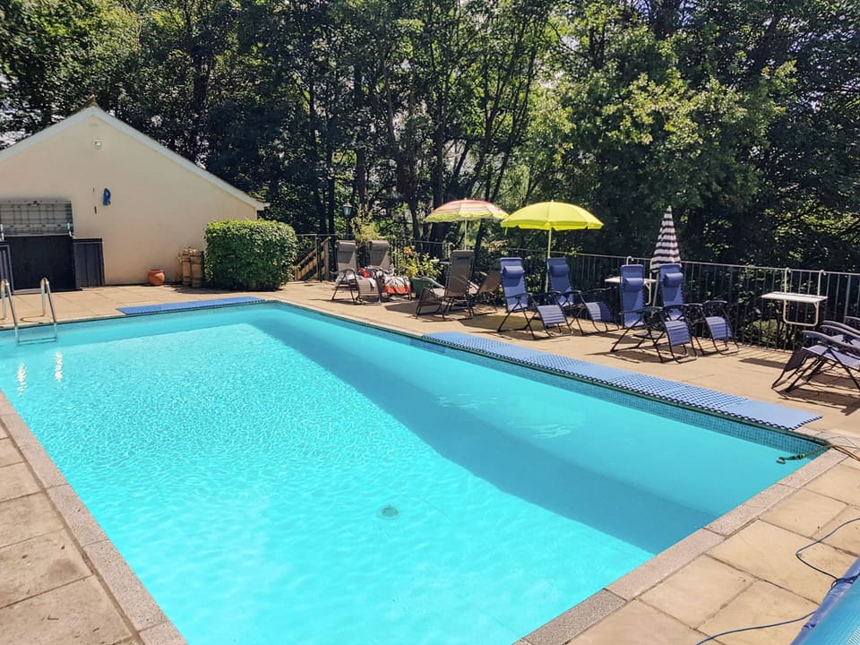 Shared swimming pool | Ash, Oak - Woodside Apartments, Bideford