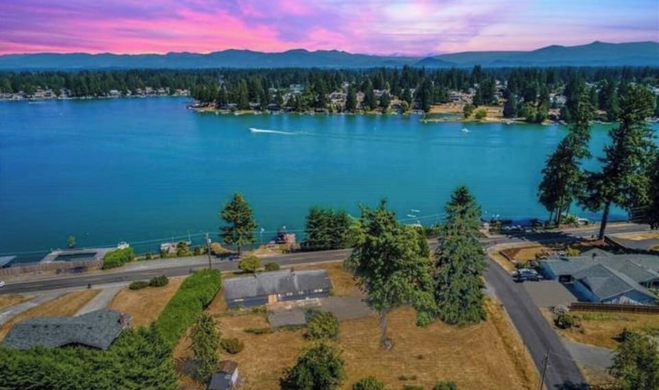 Sunrise over the Cascades - Ariel view above the lakeside vibes home.