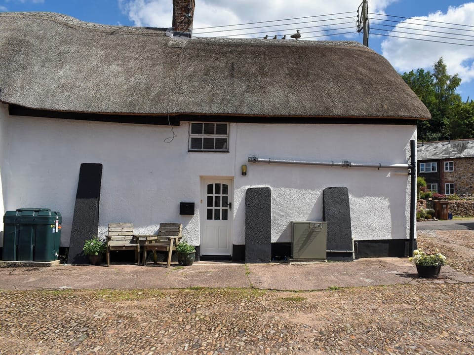 Exterior | Glimsters Cottage - Glimsters Farm Holiday let, Kentisbeare, Cullompton