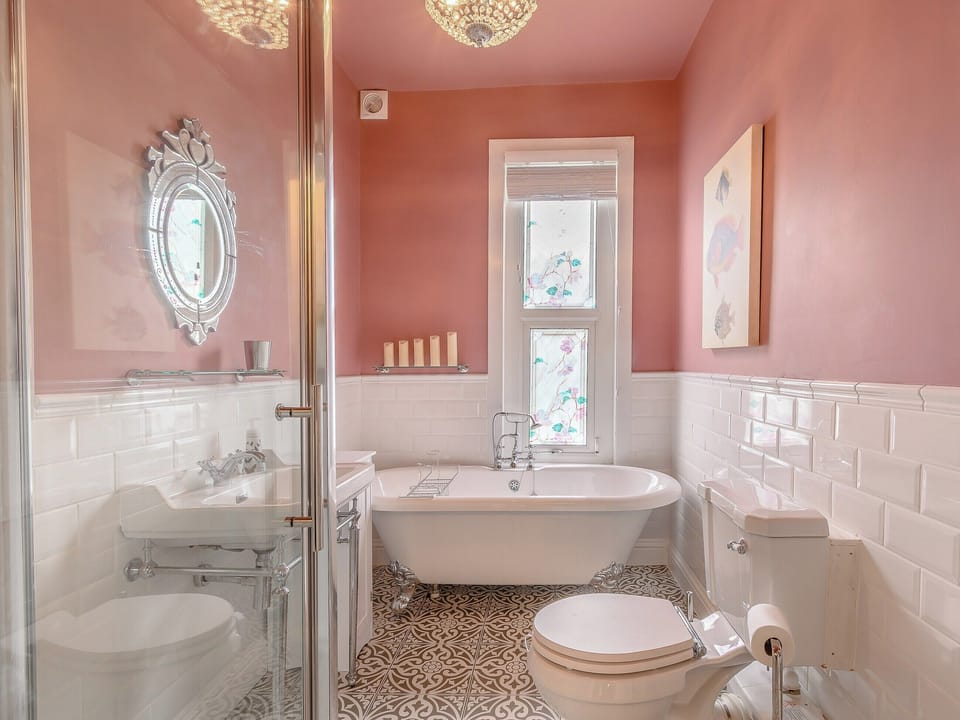 Bathroom | The Merry Gull, Whitby
