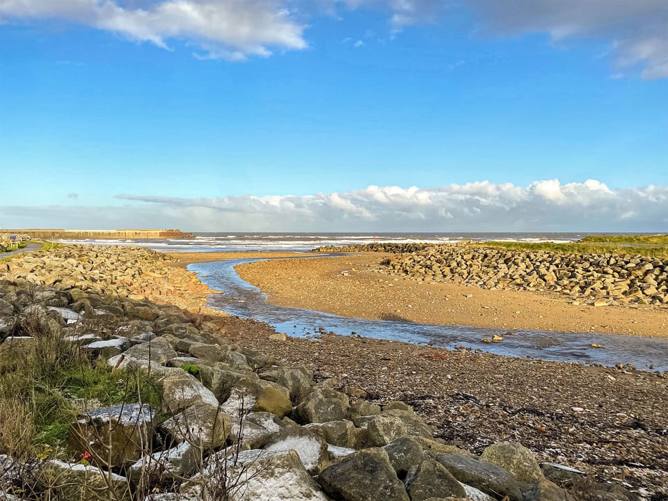 Surrounding area | Cremona Cottage, Skinningrove