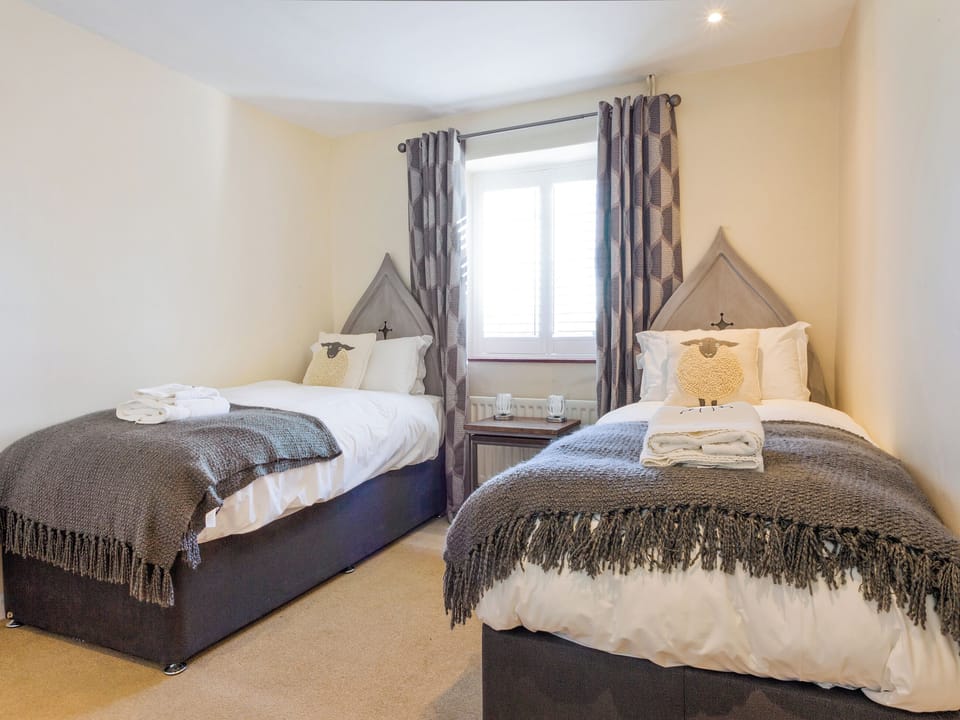 Twin bedroom | The Gatehouse Cottage, Wells