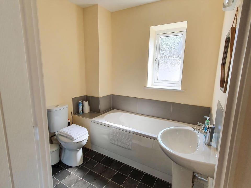 Bathroom | Mont Blanc House, Braunton