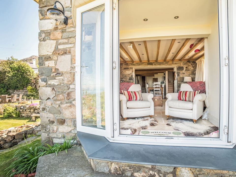 Living area | Tir a Mor - Morfa Nefyn Holiday Cottages, Nefyn, Llyn Peninsula