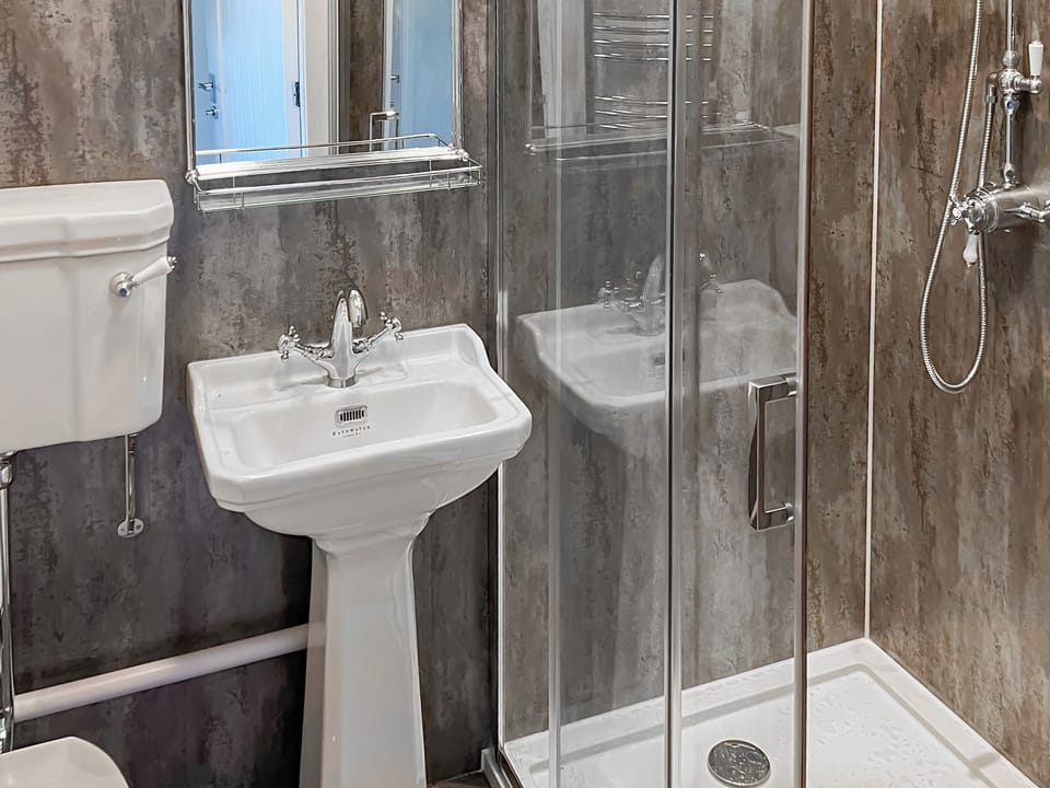 Bathroom | Suisnish House, Suisnish House