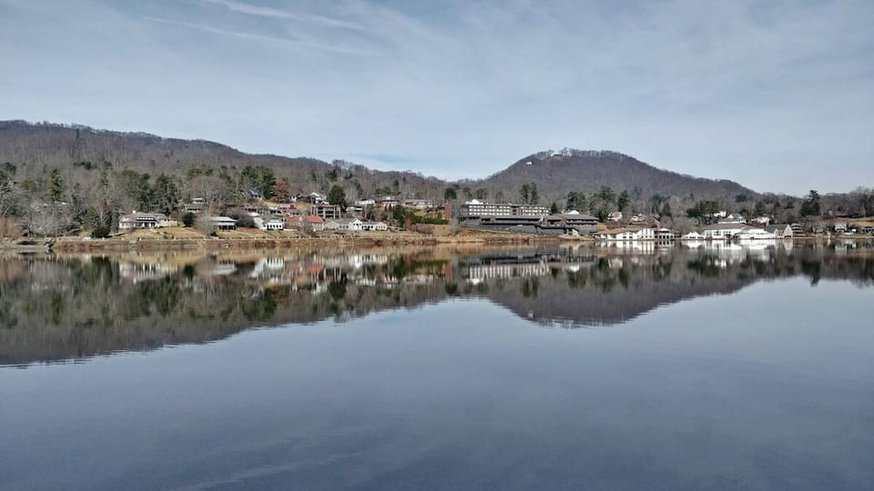 [Nearby Lake - 8.5 mi away] Lake Junaluska offers spectacular views and a walking trail around (a 2.3-mile loop or an extended 3.8-mile option).