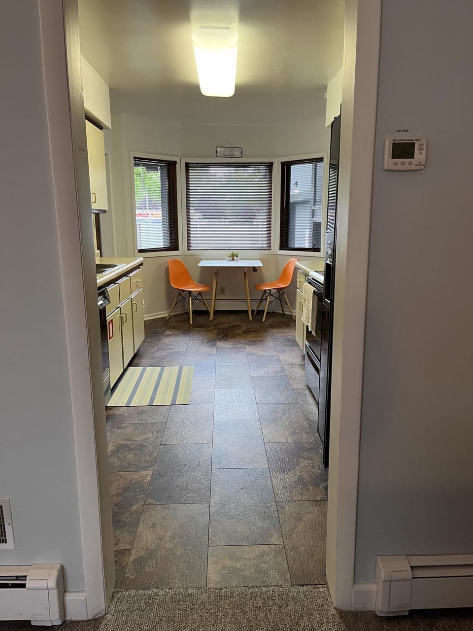 Surf Shack eat in kitchen with seating for two