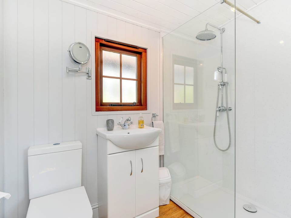 Shower room | Forget Me Not French Roulotte, Worthing