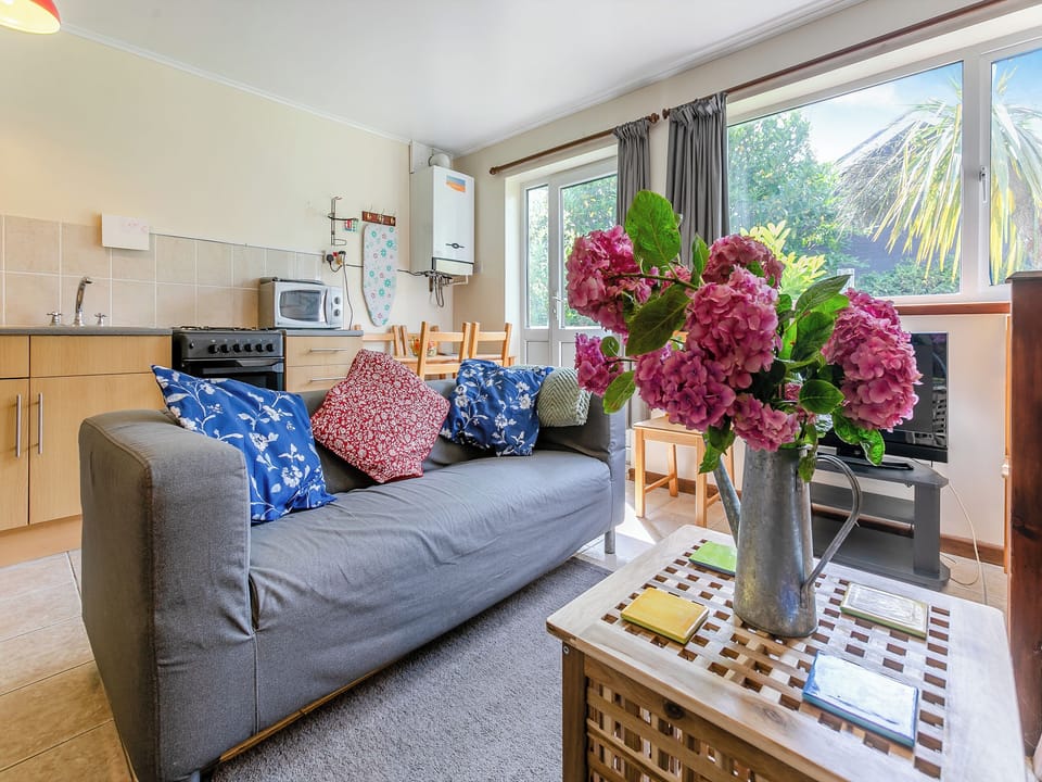 Open plan living space | The Vineries- 16 Beech Cottage - The Vineries, Lands End, near Porthcurno