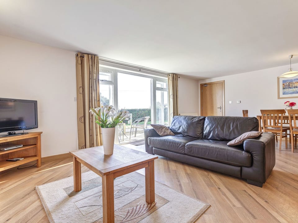 Living room/dining room | 3 Red Rock - Red Rock Apartments, Dawlish Warren