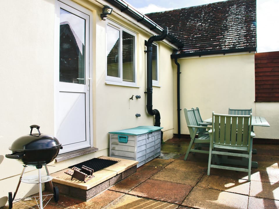 Patio | Willow Cottage - Broad View Farm, Blacknest, near Alton