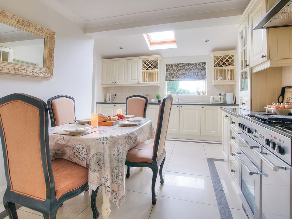 Dining Area | Derlwyn, Rhoshirwaun, Pwllheli