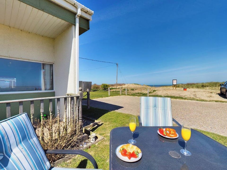 Sitting-out-area | On The Beach, Bacton