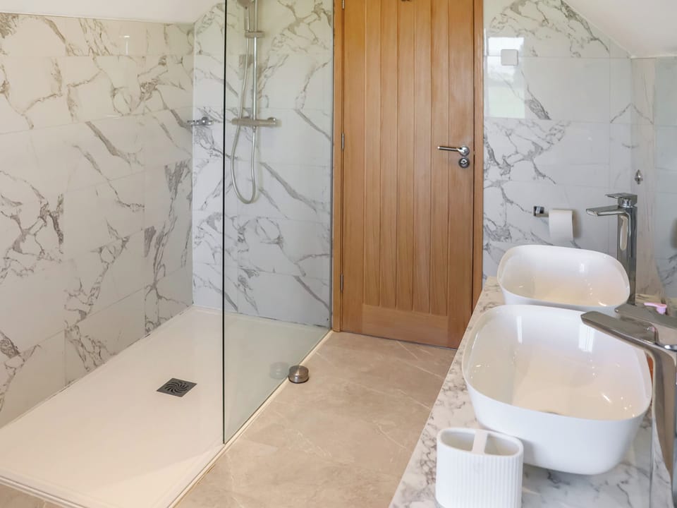 Bathroom | Preselli View Cottage - Coastal View Cottages, Ludchurch, near Narberth