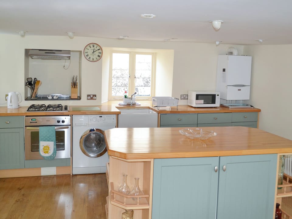 Kitchen with useful &lsquo;island&rsquo; | Nelson Steps 3, Dartmouth