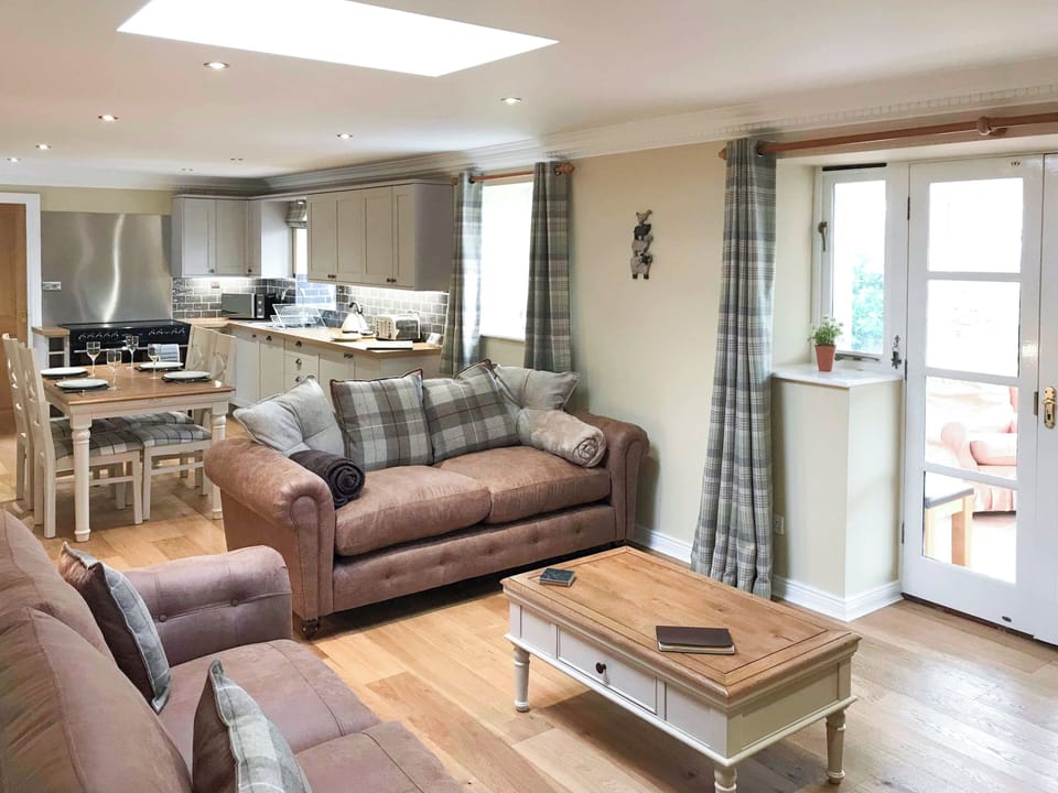 Spacious open-plan living area | The Old Stables at Wood House - Wood House, Consett