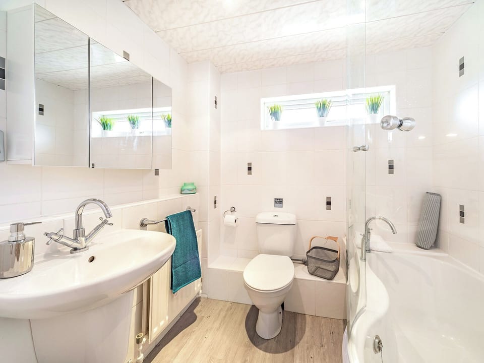 Bathroom | Hotspur View, Alnwick