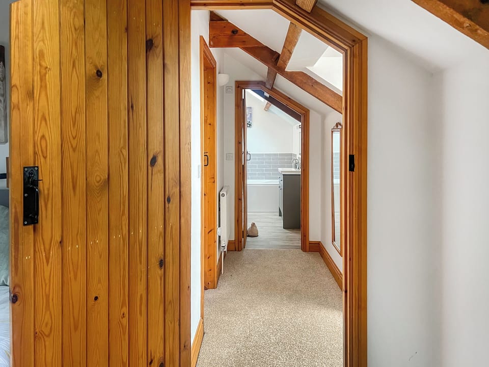 Interior | Jones&rsquo; Granary - Jones&rsquo; Cottages, Gower